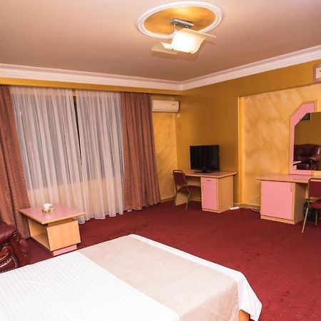 Nor Dzoraberd Hotel Complex Yerevan Bagian luar foto