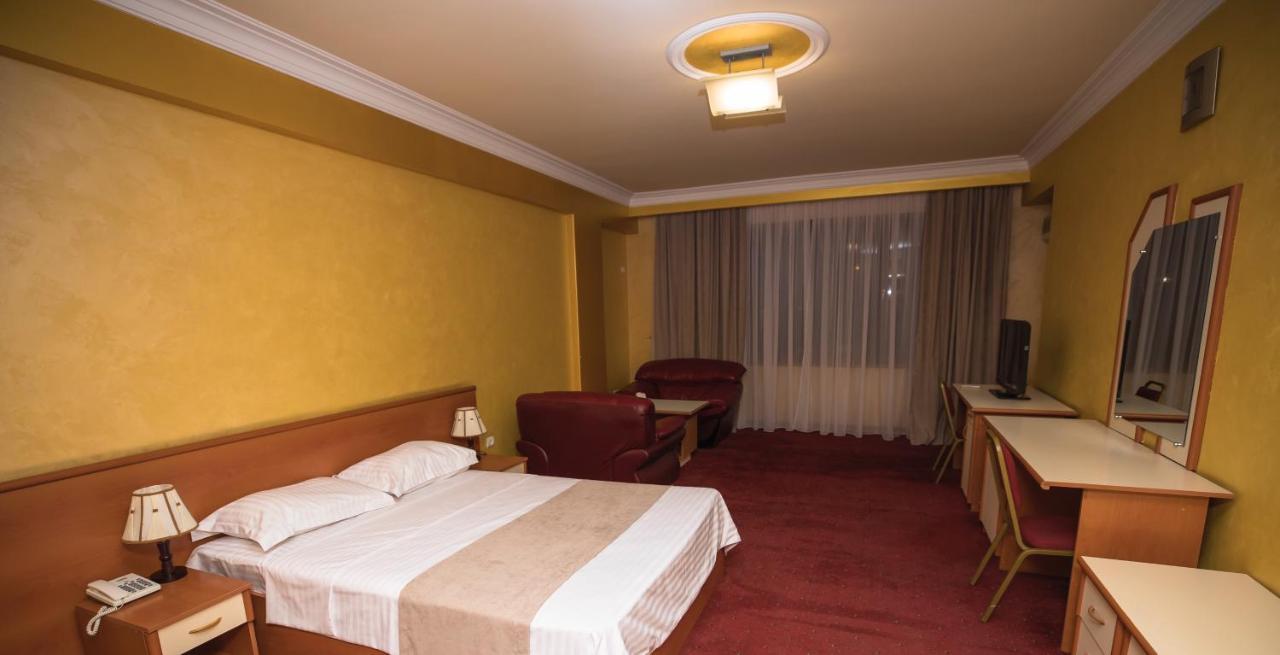 Nor Dzoraberd Hotel Complex Yerevan Bagian luar foto
