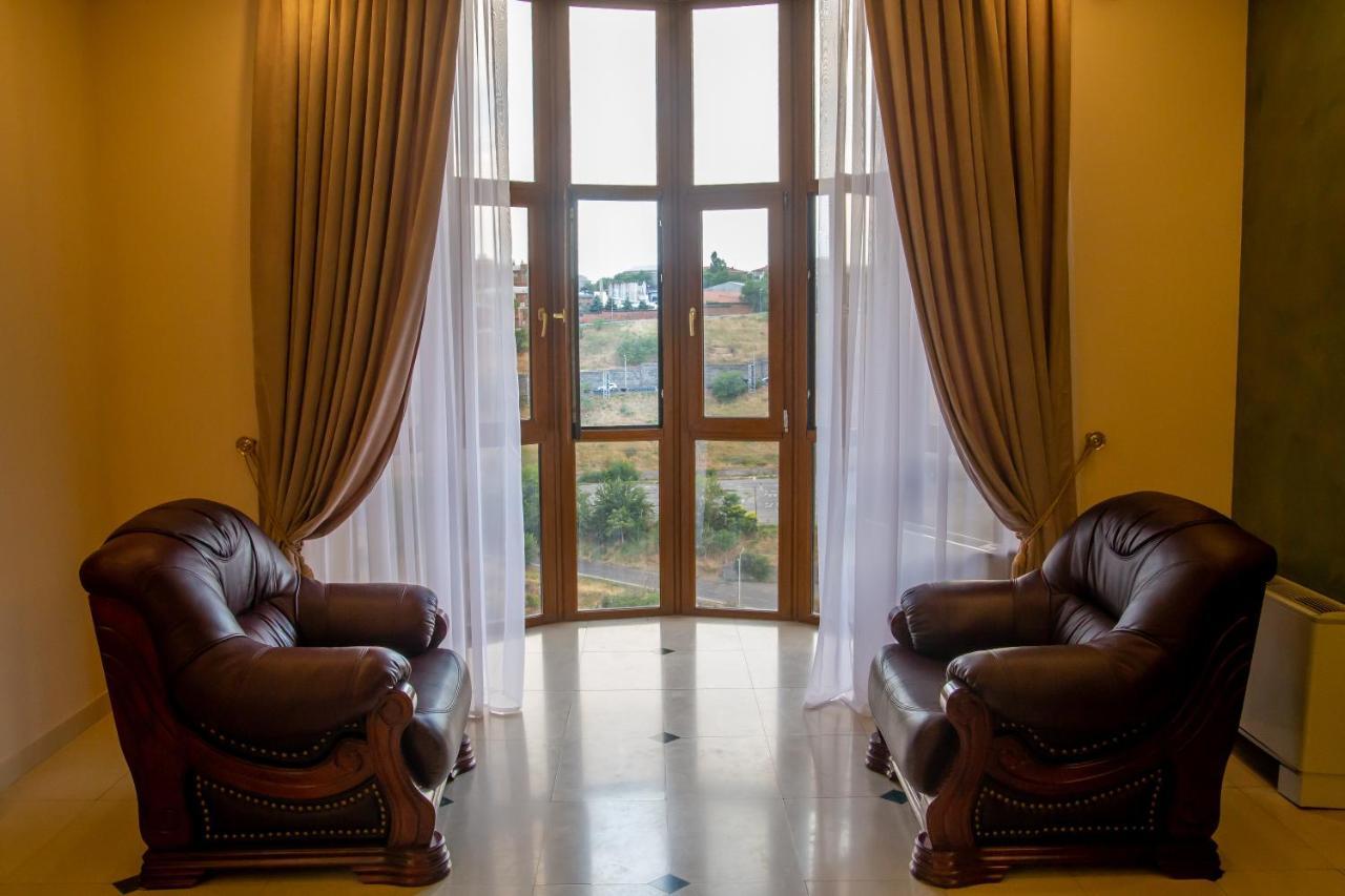 Nor Dzoraberd Hotel Complex Yerevan Bagian luar foto