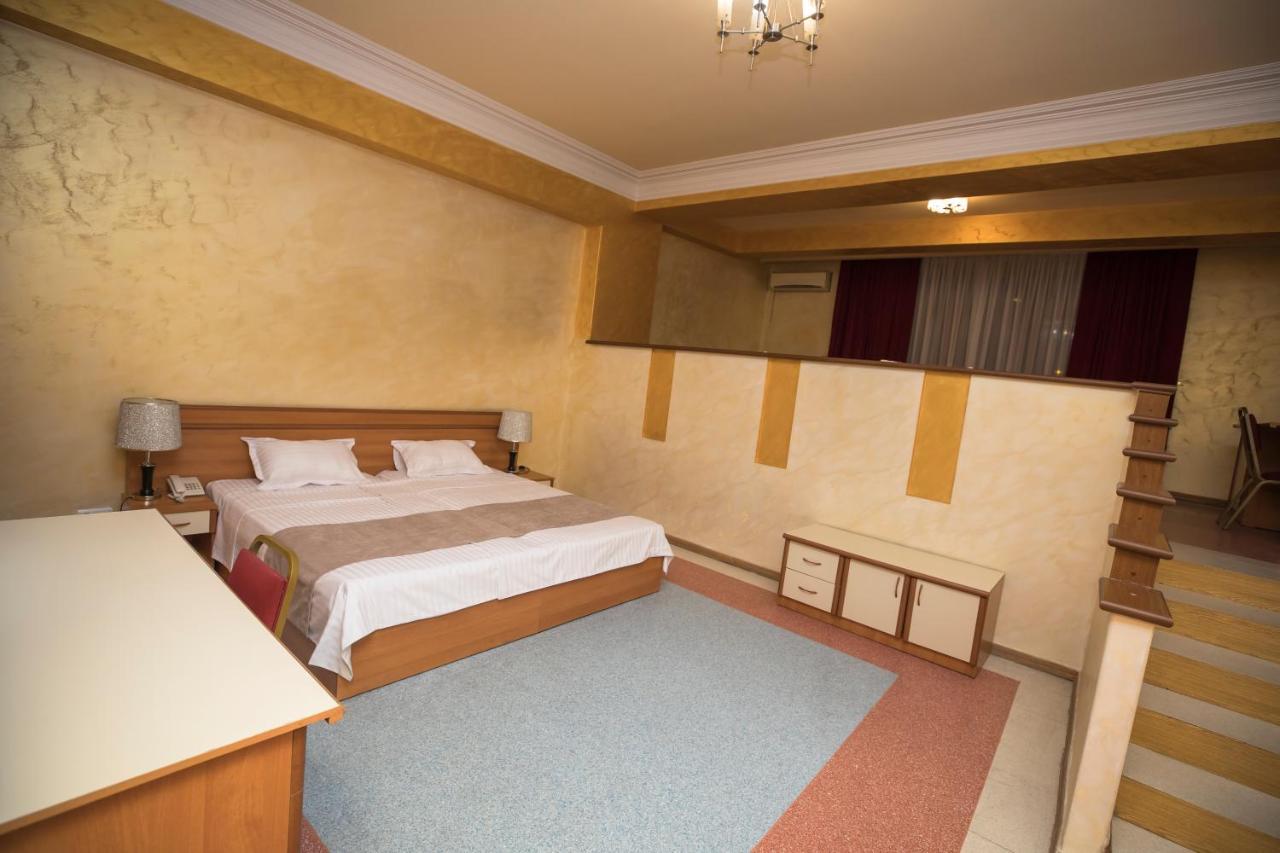 Nor Dzoraberd Hotel Complex Yerevan Bagian luar foto