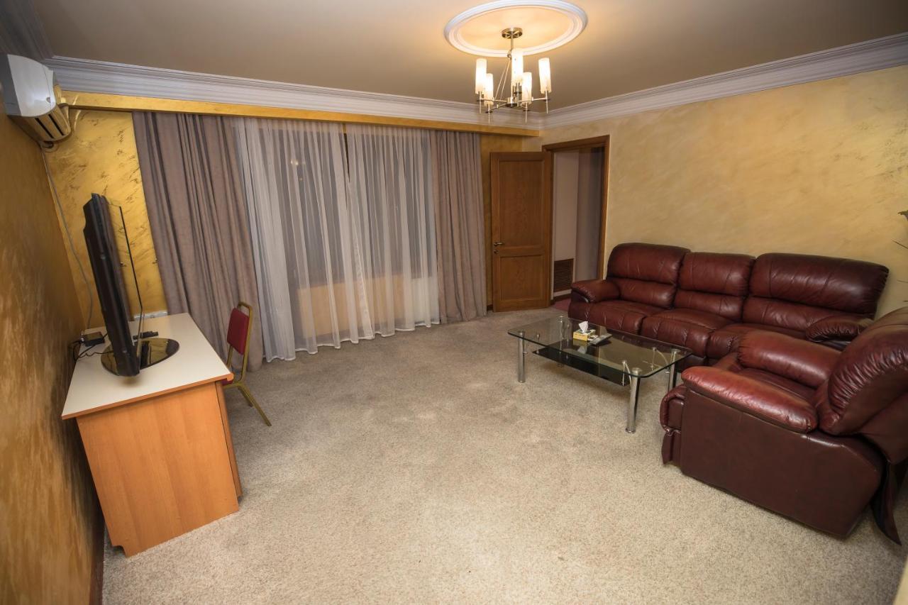 Nor Dzoraberd Hotel Complex Yerevan Bagian luar foto