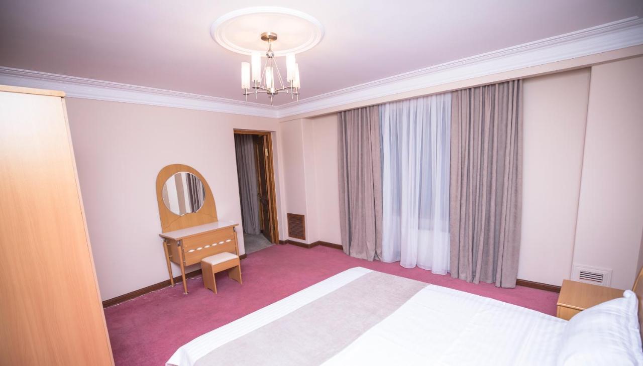 Nor Dzoraberd Hotel Complex Yerevan Bagian luar foto