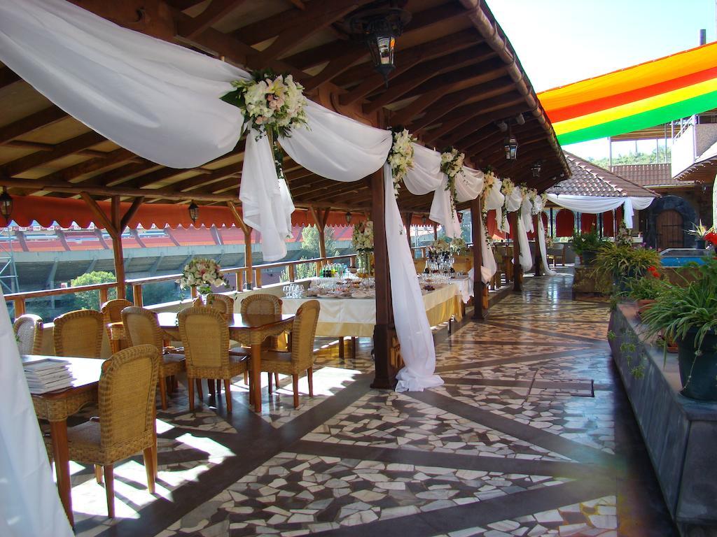 Nor Dzoraberd Hotel Complex Yerevan Bagian luar foto