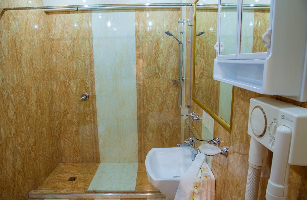 Nor Dzoraberd Hotel Complex Yerevan Bagian luar foto