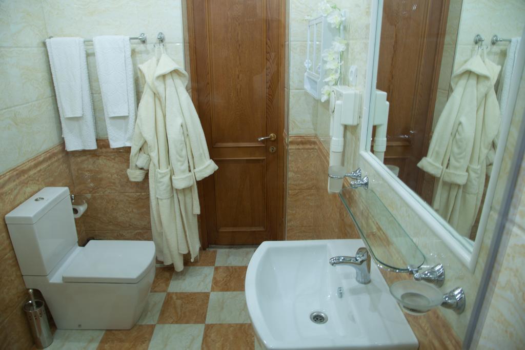 Nor Dzoraberd Hotel Complex Yerevan Bagian luar foto