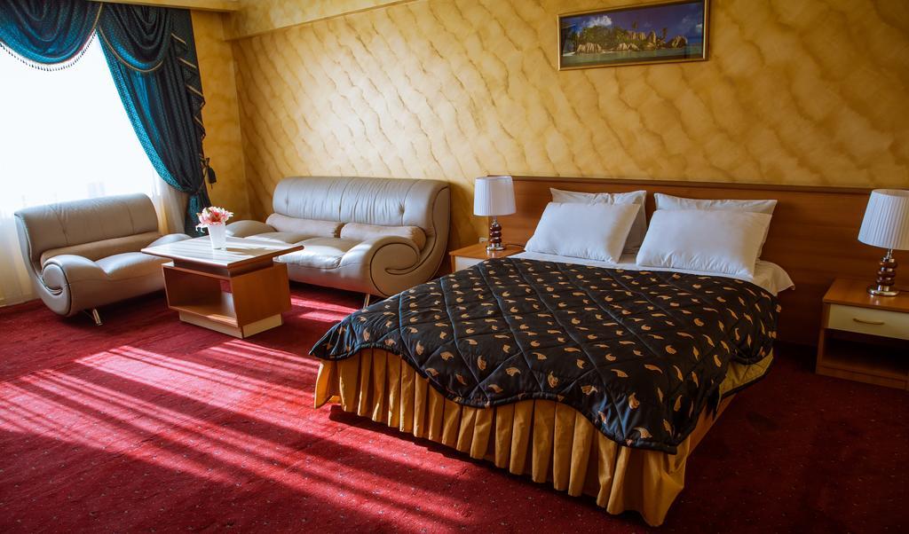 Nor Dzoraberd Hotel Complex Yerevan Bagian luar foto